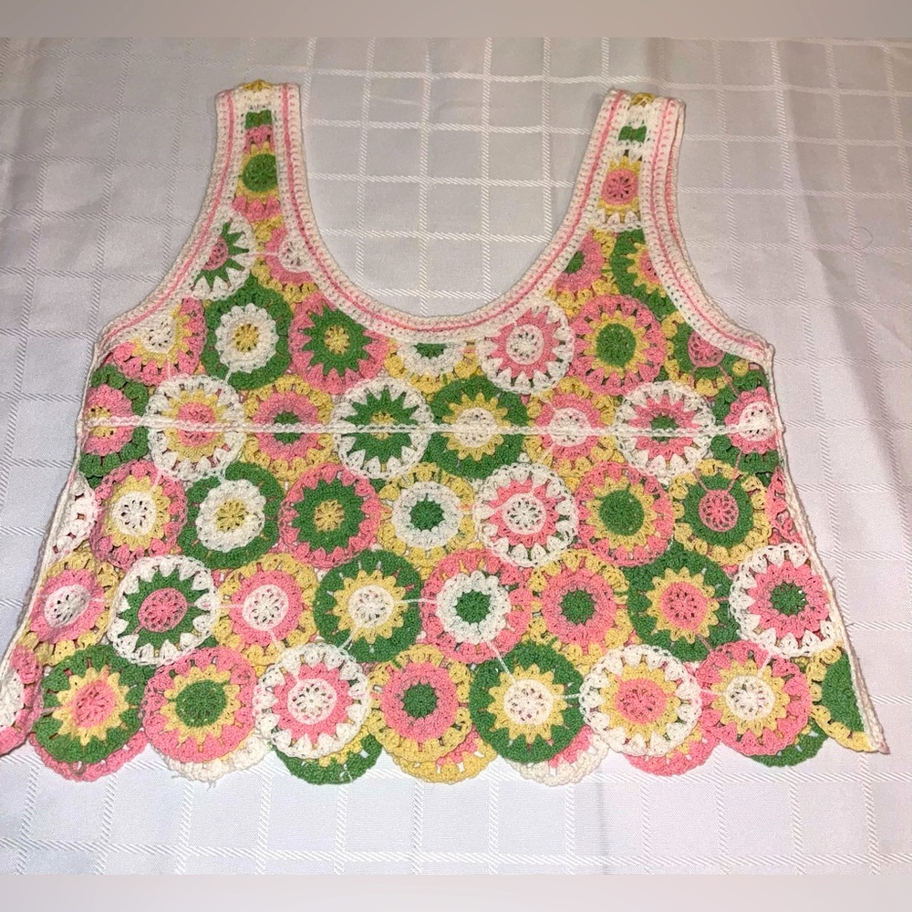 Barbiecore Festival fun Crochet Knit Cropped Tank Top Size Medium Multi-Color